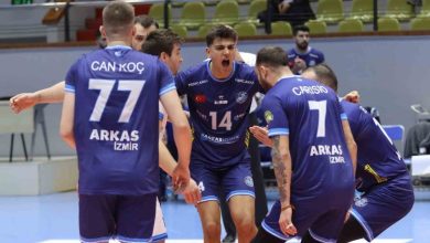 arkas sporda 5 oyuncu gitti 5b6950c142bf |