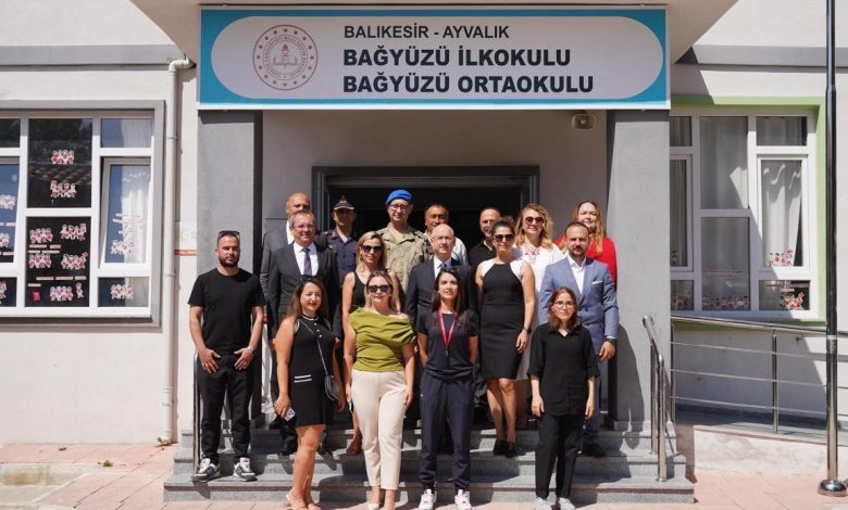 Ayvalık’ta öğrencilerin karne heyecanı 1 ayvalikta ogrencilerin karne heyecani 86405c6b7982 |