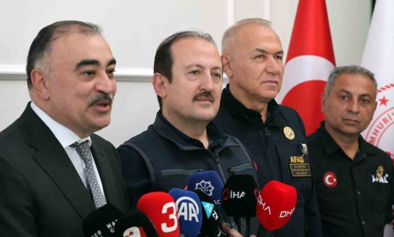 azerbaycanin ankara buyukelcisi mamadov afad personeline isbirligi rozeti takdim etti a5789ae16679 |