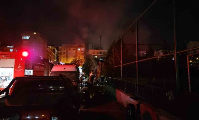 Bahçelievler’de oto tamirhanede korkutan yangın: Çok sayıda araç kullanılamaz hale geldi 1 bahcelievlerde oto tamirhanede korkutan yangin cok sayida arac kullanilamaz hale geldi bc4f37c561bb |