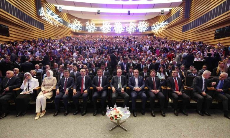 bakan isikhan herkesin kendini ozgurce ifade edebildigi bir calisma hayatina sahibiz 4164bdd29037 |