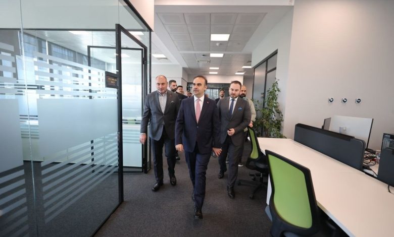 Bakan Kacır: "Türkiye’nin savunma sanayiine güç veren girişimlerimizin Ar-Ge ve üretim faaliyetlerine destek olmaya devam edeceğiz" 1 bakan kacir turkiyenin savunma sanayiine guc veren girisimlerimizin ar ge ve uretim faaliyetlerine destek olmaya devam edecegiz b0d5120865b6 |