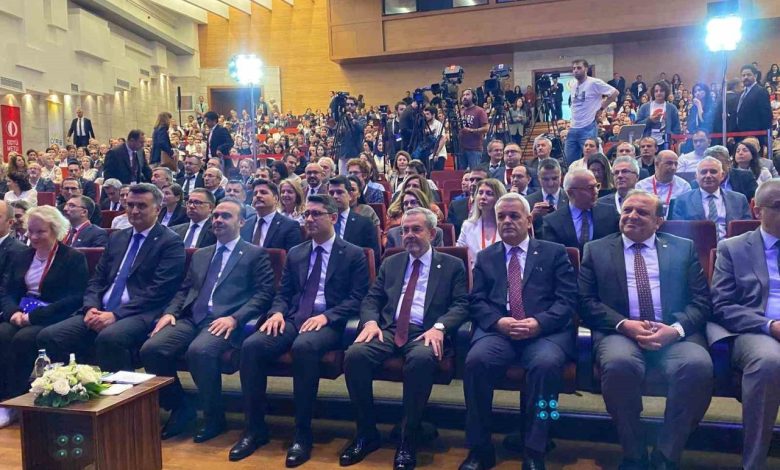 bakan kacir ulkemiz ekonomisinin yuksek teknoloji ve katma deger odakli donusumunu desteklemeyi surdurecegiz 7e2990af0ae6 |
