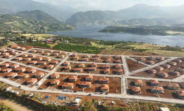 Bakan Kurum duyurdu: Kahramanmaraş’ın göl manzaralı köy evleri tamamlandı 1 bakan kurum duyurdu kahramanmarasin gol manzarali koy evleri tamamlandi 982e55643313 |