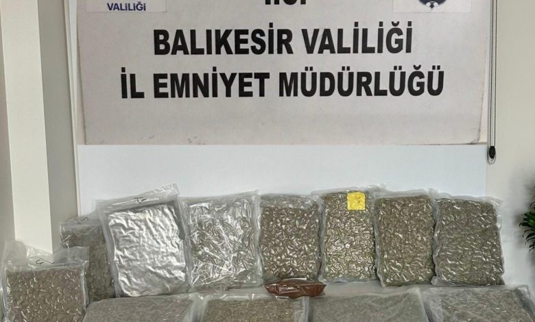 balikesirde 19 kilo esrar ele gecirildi 78e17d270bae |