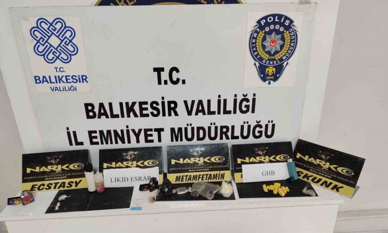 balikesirde 90 gram esrar yakalandi 6a5938a0aec4 |