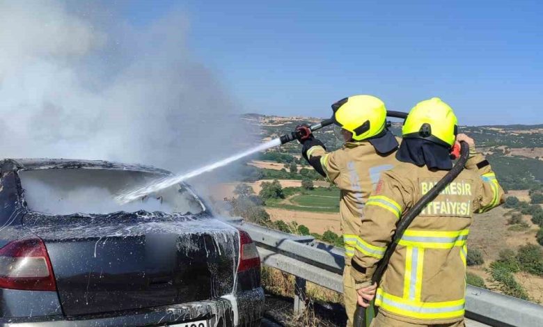 balikesirde otomobil otoyolda yandi 4fb19a69d6df |