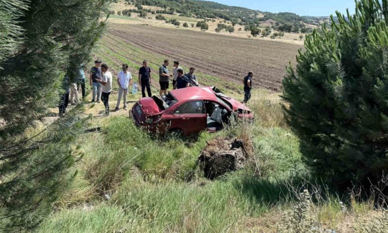 balikesirde otomobil sarampole uctu 2 yarali 59d02a9ff87d |