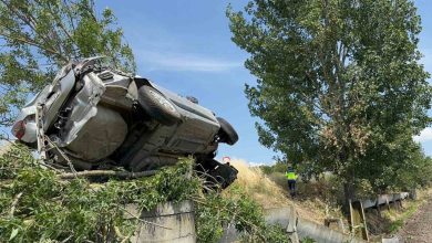 balikesirde takla atan otomobil kanala uctu 81d277f81d73 |