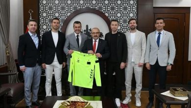 balikesirli super lig hakemleri ve gozlemciler vali ustaoglunu ziyaret etti 0dc8721e7227 |