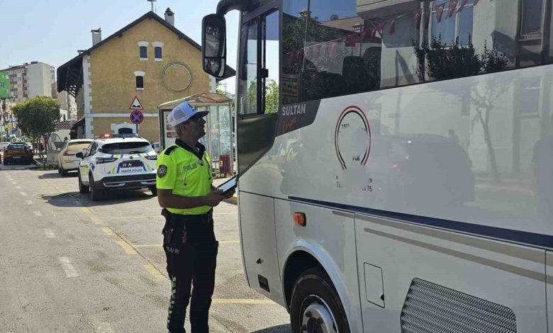 Bandırma’da kurallara uymayan sürücülere ceza yağdı 1 bandirmada kurallara uymayan suruculere ceza yagdi 9f3d6422023c |