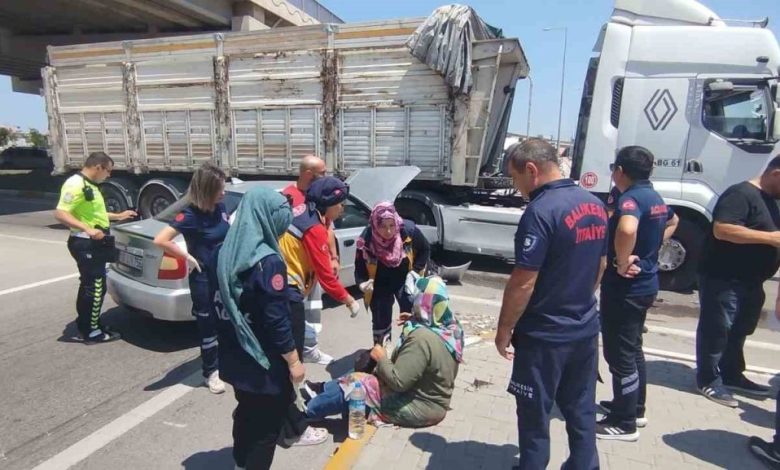 bandirmada otomobil ile cekici boyle carpisti 2 yarali d68fa8a0aaea |