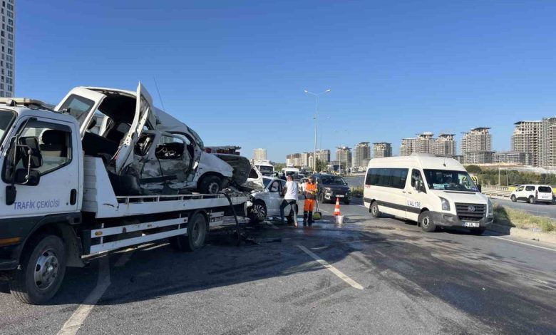 Başakşehir’de hafif ticari araç, karşı yöndeki otomobile çarptı: 1’i ağır 2 yaralı 1 basaksehirde hafif ticari arac karsi yondeki otomobile carpti 1i agir 2 yarali b9f1b7e013df |