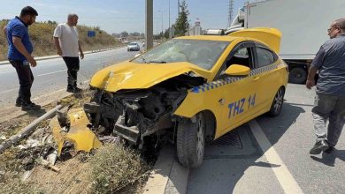 Başakşehir’de kontrolden çıkan taksi refüje çıktı: 1 yaralı 2 basaksehirde kontrolden cikan taksi refuje cikti 1 yarali c139b6b1a485 |