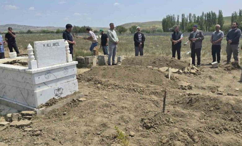 baskentte muhtarlik seciminden kalan husumet baba ve ogul topraga verildi 660efaf5667e |