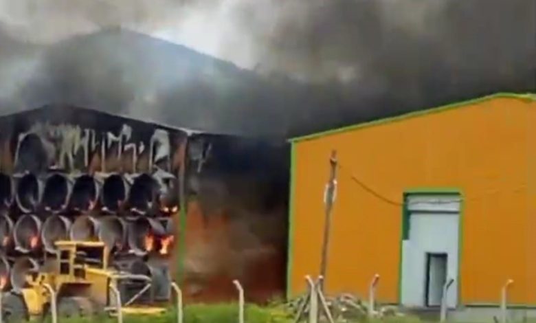 Başkent’te tavuk çiftliği alevlere teslim oldu 1 baskentte tavuk ciftligi alevlere teslim oldu 7ba1cd5e814e |