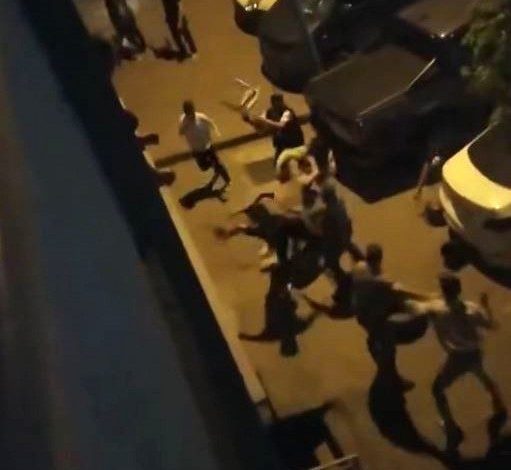 bayrampasada sandalyelerle birbirlerine olduresiye saldirdilar o anlar kamerada 2e4b058a16aa |