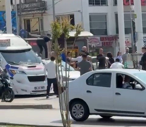 Boks ringlerini aratmayan kavga 1 boks ringlerini aratmayan kavga 025472bd0b38 |