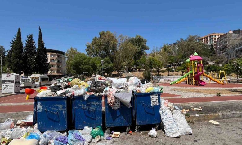 bucada maas krizi suruyor isciler parasiz sokaklar cop dolu c24483506574 |