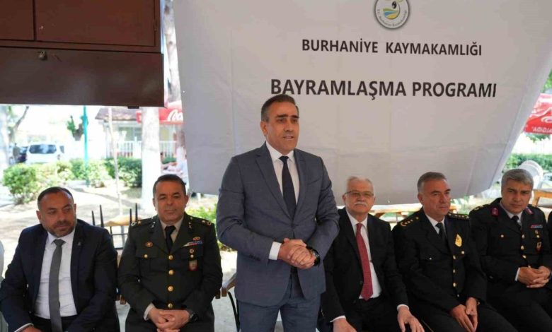 burhaniyede bayramlasma toreni yapildi 61f01c2a48fb |