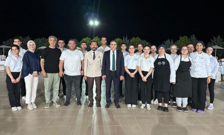 Burhaniye’de Kaymakam İlyas Memiş için veda yemeği düzenlendi 1 burhaniyede kaymakam ilyas memis icin veda yemegi duzenlendi 2918a29dd806 |