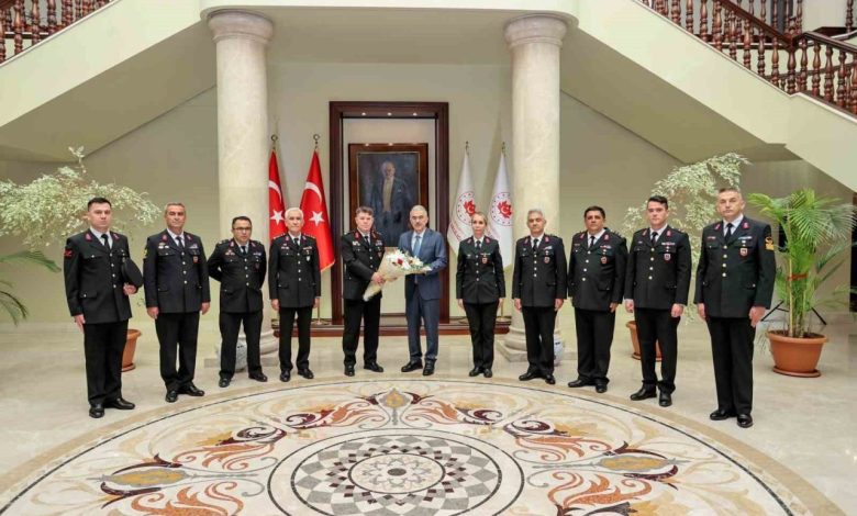 Bursa Valisi Erol Ayyıldız, jandarma teşkilatının 186. kuruluş yılını kutladı 1 bursa valisi erol ayyildiz jandarma teskilatinin 186 kurulus yilini kutladi 77c4d6572b53 |