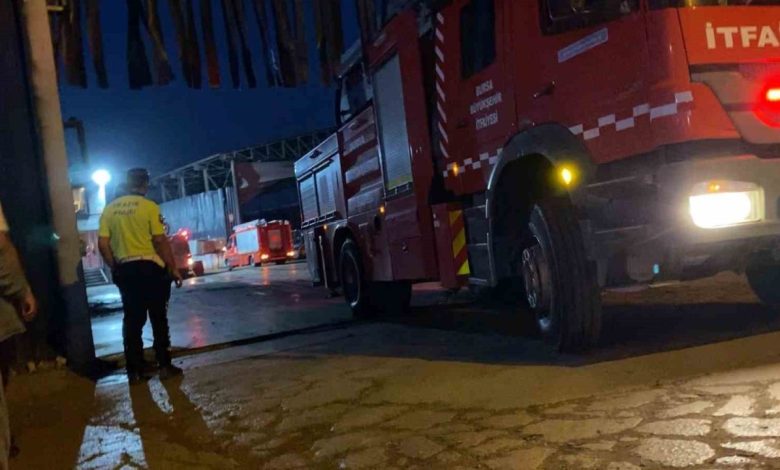 bursada geri donusum tesisinde yangin a58784dd0925 |