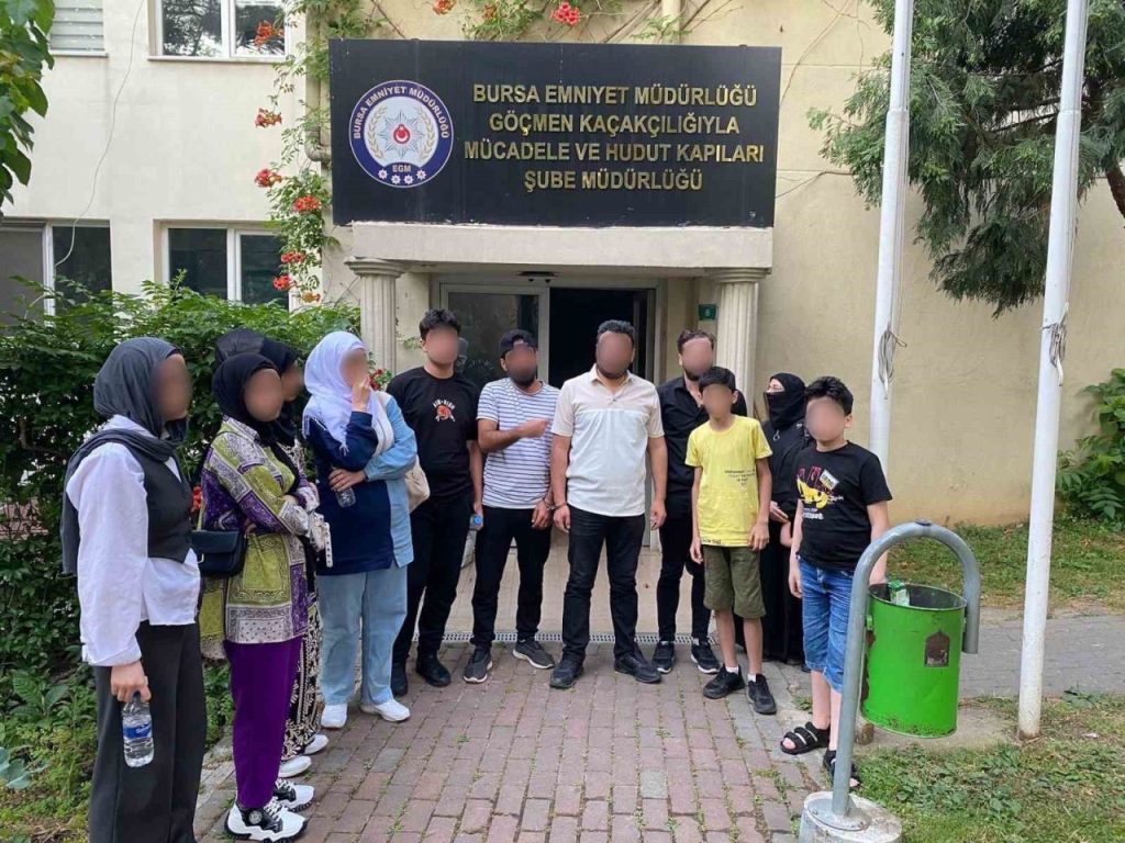 bursada gocmen kacakciligi operasyonu 12 yabanci uyruklu sahis yakalandi 3 supheli gozaltinda 3eda3b975341 |