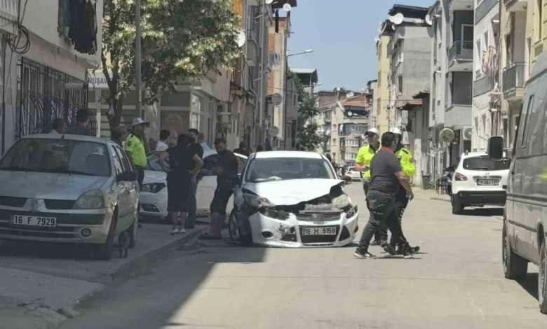 bursada otomobiller carpisti 3 yarali 564a14189e97 |