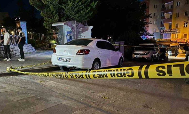 Bursa’da park halindeki araç kurşunlandı 1 bursada park halindeki arac kursunlandi 0f687b199f1c |