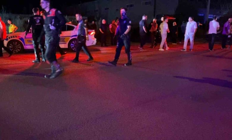 Bursa’da park halindeki araçlara çarpıp kaçtı, geri döndüğünde araç sahiplerinin saldırısına uğradı 1 bursada park halindeki araclara carpip kacti geri dondugunde arac sahiplerinin saldirisina ugradi 647dfc4dc283 |