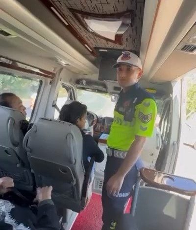 Bursa’da yolcu minibüsüne trafik denetimi 1 bursada yolcu minibusune trafik denetimi a7bcfeff1207 |
