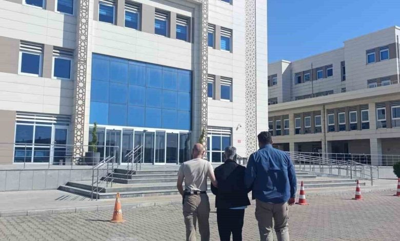 canakkalede aranan ve 6 yil kesilmis cezasi olan supheli yakalandi 69f71f3e887d |
