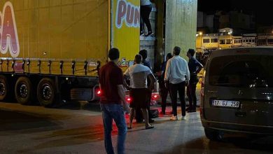 canakkalede kacak gocmenler brandasini yirtip girdikleri tirin dorsesinde yakalandi 16cbb6770107 |