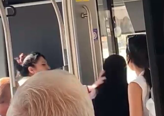 cocuguyla otobuse binen tesetturlu kadina hakaret eden saldirgan gozaltina alindi 15ced7b9033d |