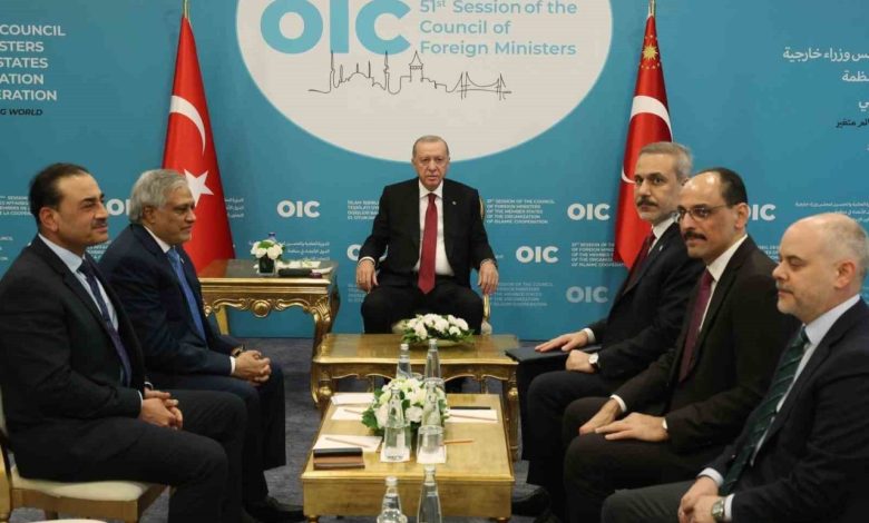 cumhurbaskani erdogan pakistan disisleri bakani dar ve pakistan kara kuvvetleri komutani muniri kabul etti e9aa72fbf8b8 |