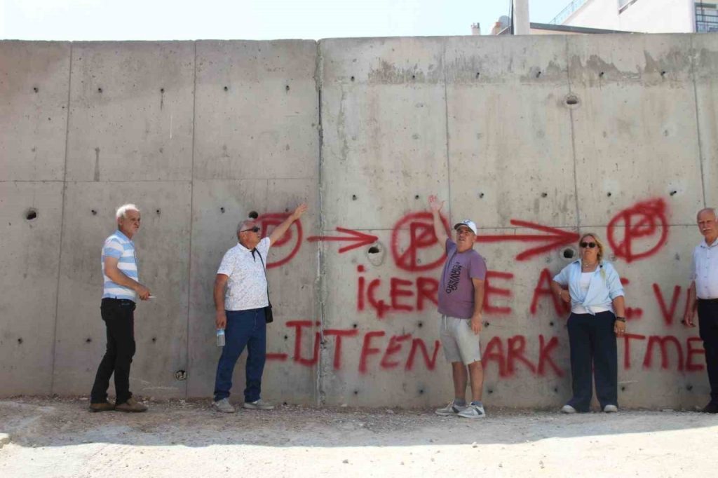 dostluk bulvari cikmaz sokaklara cikiyor 72853dfda384 |