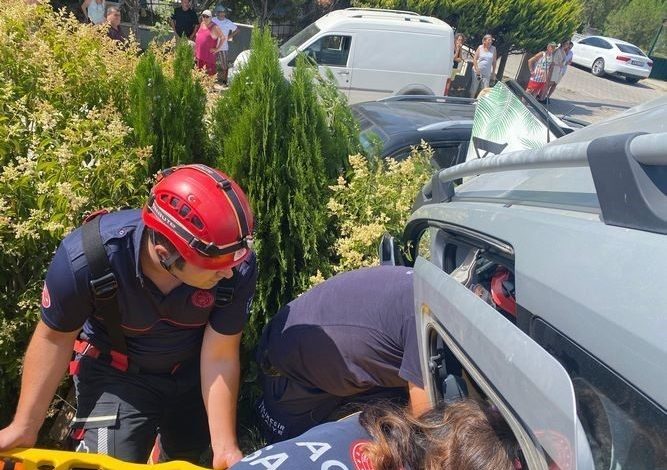 Edremit’te park halindeki araca çarptı, çukura düştü: 1 yaralı 1 edremitte park halindeki araca carpti cukura dustu 1 yarali bc2e55ee127a |