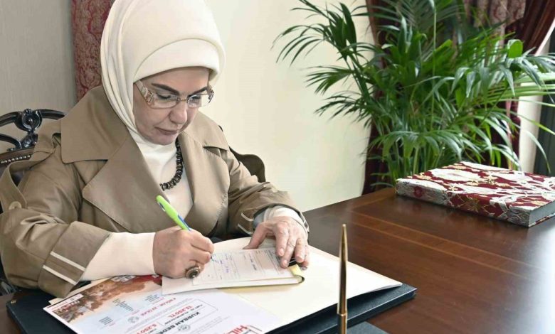 emine erdogan turk kizilaya kurban bagisinda bulundu 1b7e55b12a3a |