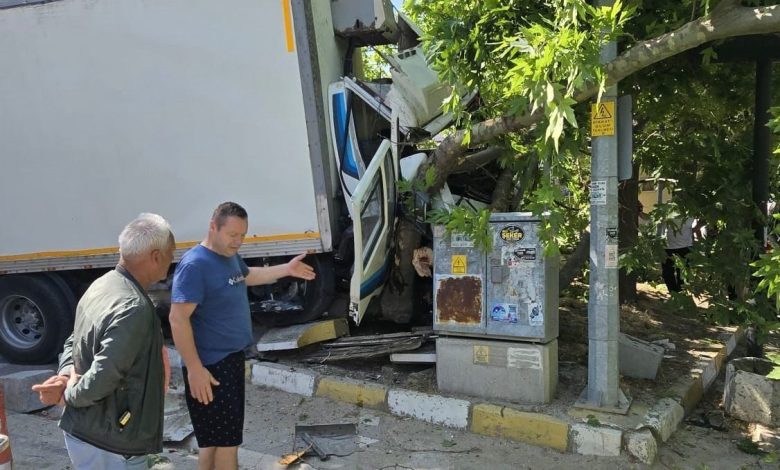 erdek ocaklarda kaza freni patlayan kamyon agaca carpti e80410d276a5 |