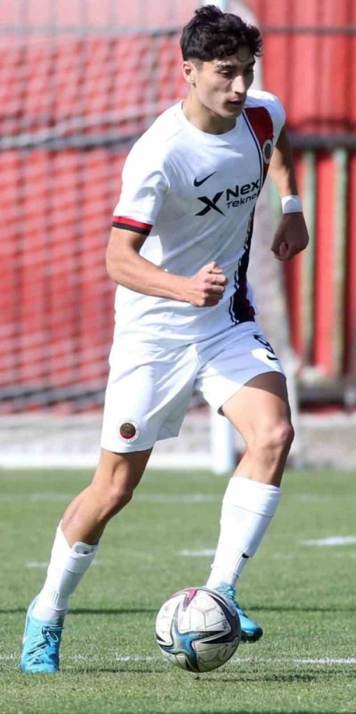 ertugrul sandikci u17 ve u19daki performanslariyla kuluplerin dikkatini cekti 5186cd9af58b |