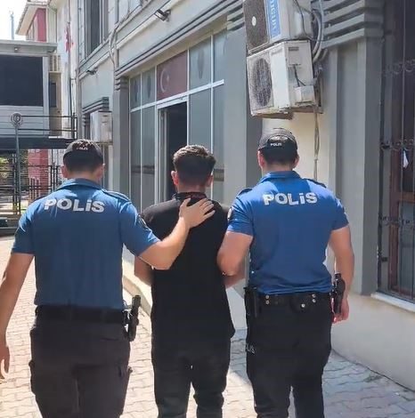 Esenyurt’ta bıçaklı yol verme kavgasında şüpheliler yakaladı 1 esenyurtta bicakli yol verme kavgasinda supheliler yakaladi 5f08eb48df63 |