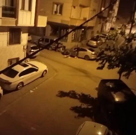 esenyurtta bir adam tartistigi sahsin ayagini arabanin kapisina sikistirarak kirdi daaeef3b35df |