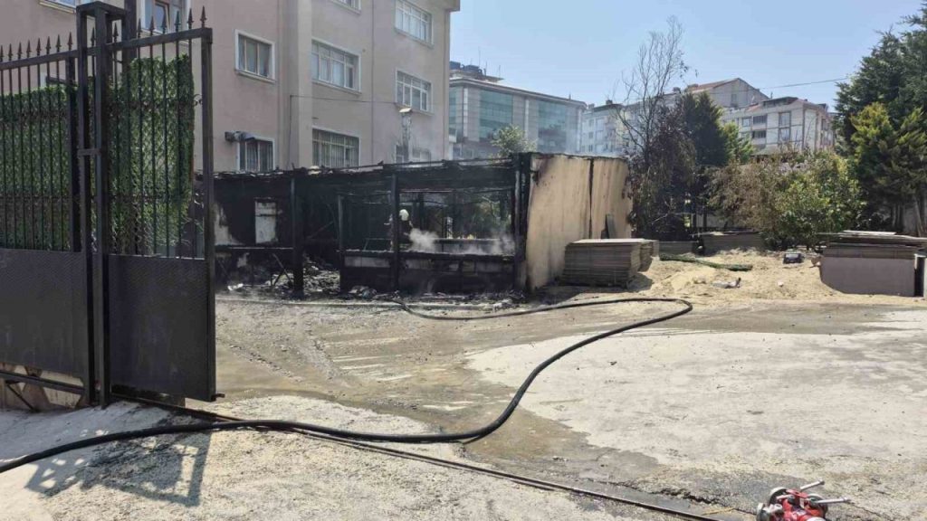 esenyurtta ogrenci yurdunda korkutan yangin d90fab1930ba |