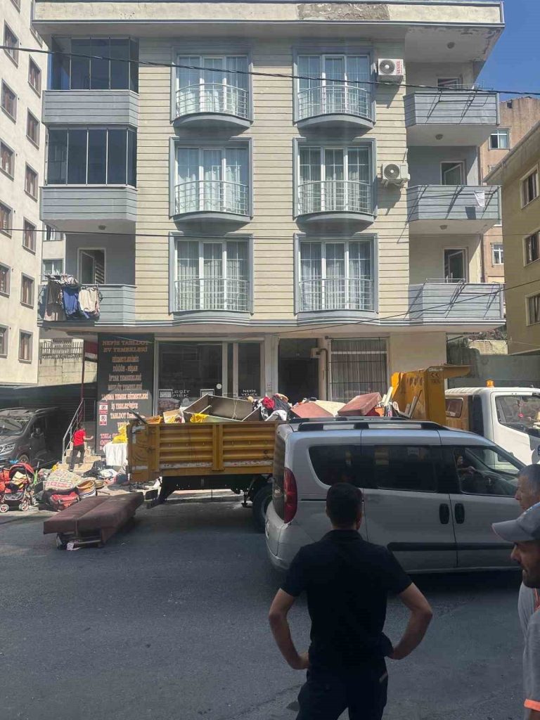 eyupsultanda cop ev bina sakinlerini cileden cikardi 4f44fe7fa227 |