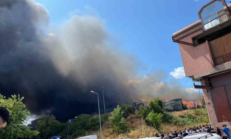 Gaziosmanpaşa’da atık toplama merkezinde yangın çıktı 1 gaziosmanpasada atik toplama merkezinde yangin cikti d54e6751fd0f |
