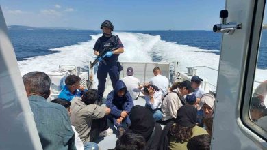 gelibolu aciklarinda 51 kacak gocmen ile 2 gocmen kacakcisi suphelisinin yakalanma ani ortaya cikti dff8a37df10e |