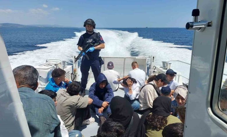 gelibolu aciklarinda 51 kacak gocmen ile 2 gocmen kacakcisi suphelisinin yakalanma ani ortaya cikti dff8a37df10e |