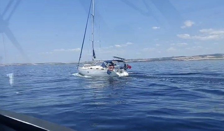 gelibolu aciklarinda rotasi italya olan yelkenli teknede 51 kacak gocmen ile 2 gocmen kacakcisi suphelisi yakalandi ee42798c7ba1 |