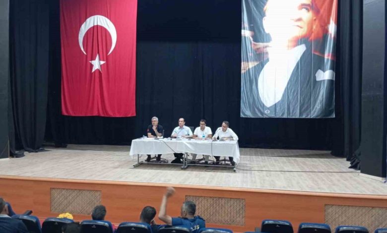 Gönen’de muhtarlar toplantısı yapıldı 1 gonende muhtarlar toplantisi yapildi 0ea599a2f27a |